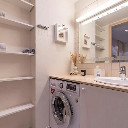 Hygge With Fireplace At The Seaside Daire